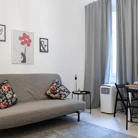 Comfy Apartment-2